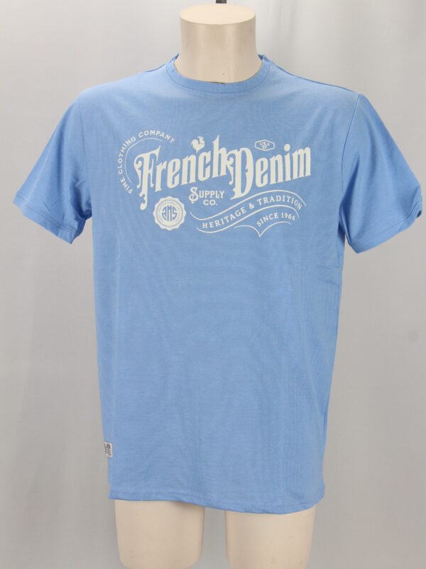 Tee shirt homme bleu clair avec une grosse ecriture devant